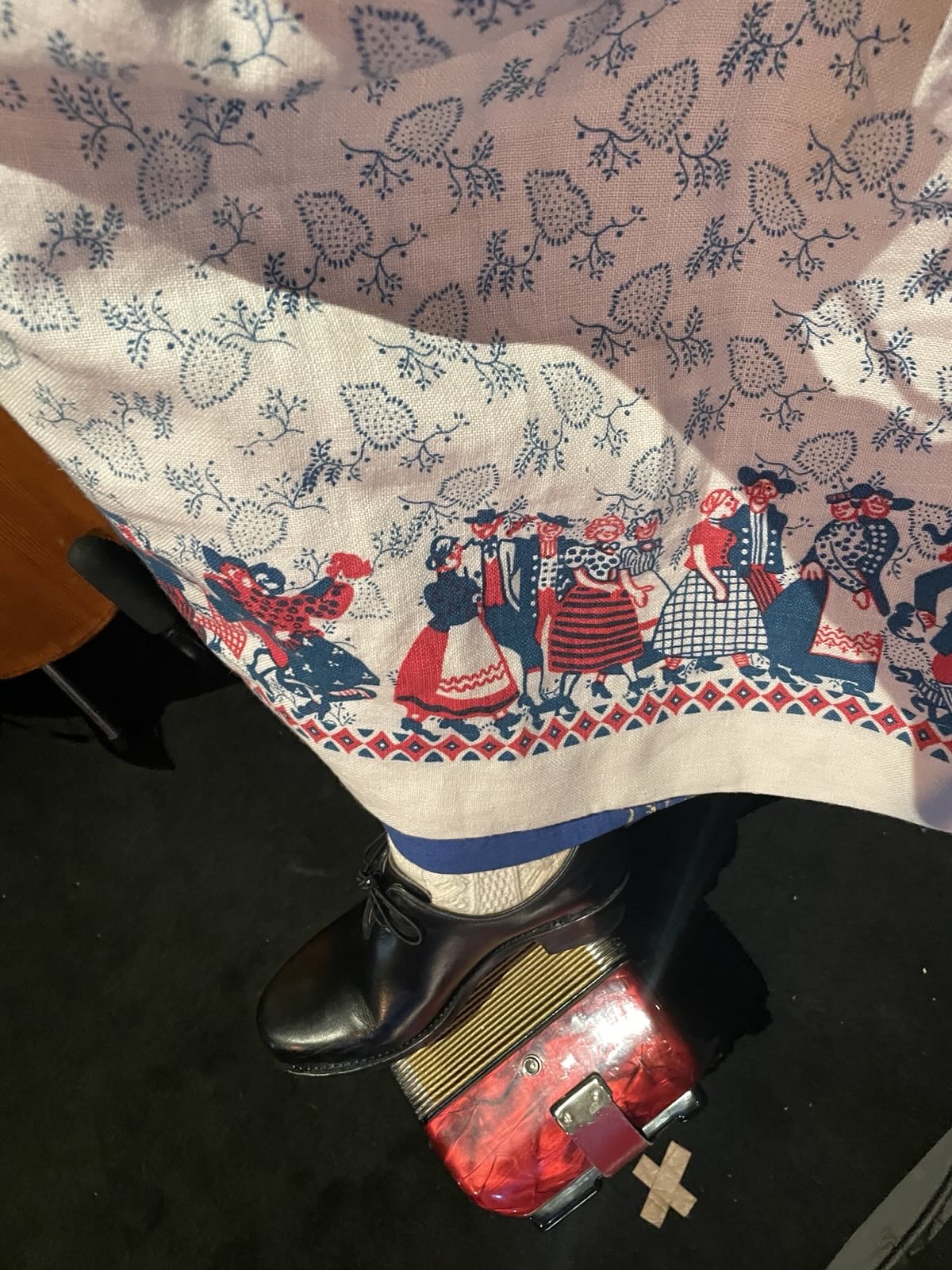 Zwischen Himmel und Hölle mit Gesang und Akkordeoon unerwegs